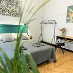 Luxury 100m2 Loft Design-apartment At Wawel + Netflix شقة كراكوفيا