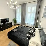 Luxury 100m2 Loft Design-apartment At Wawel + Netflix * كراكوفيا