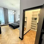 شقة Luxury 100m2 Loft Design-apartment At Wawel + Netflix