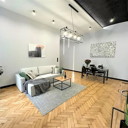 Luxury 100m2 Loft Design-apartment At Wawel + Netflix شقة كراكوفيا