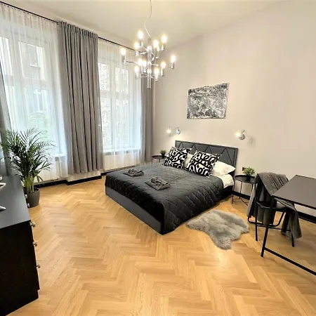 Luxury 100m2 Loft Design-apartment At Wawel + Netflix شقة كراكوفيا